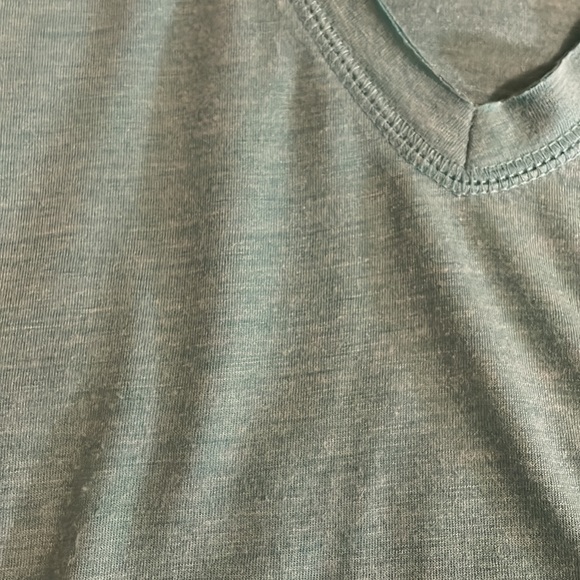 2/$12 DKNY Jeans Aqua Trapeze Hem T-Shirt Size Small - Picture 13 of 15